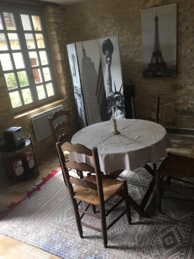 Maison D'Amis Beynac-et-Cazenac Exterior foto
